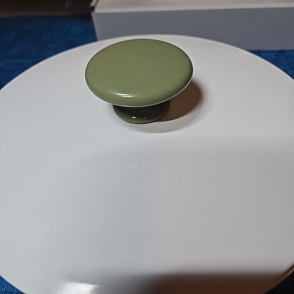 Vintage 70s Corning Ware Glass Avocado Green & White Covered Dish Casserole Bowl - Picture 3 of 9